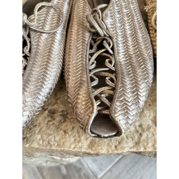2 PREVATA Vintage 80s Pewter & Bronze Leather Woven Bottega Vibe Sandals 7 - Picture 4 of 7